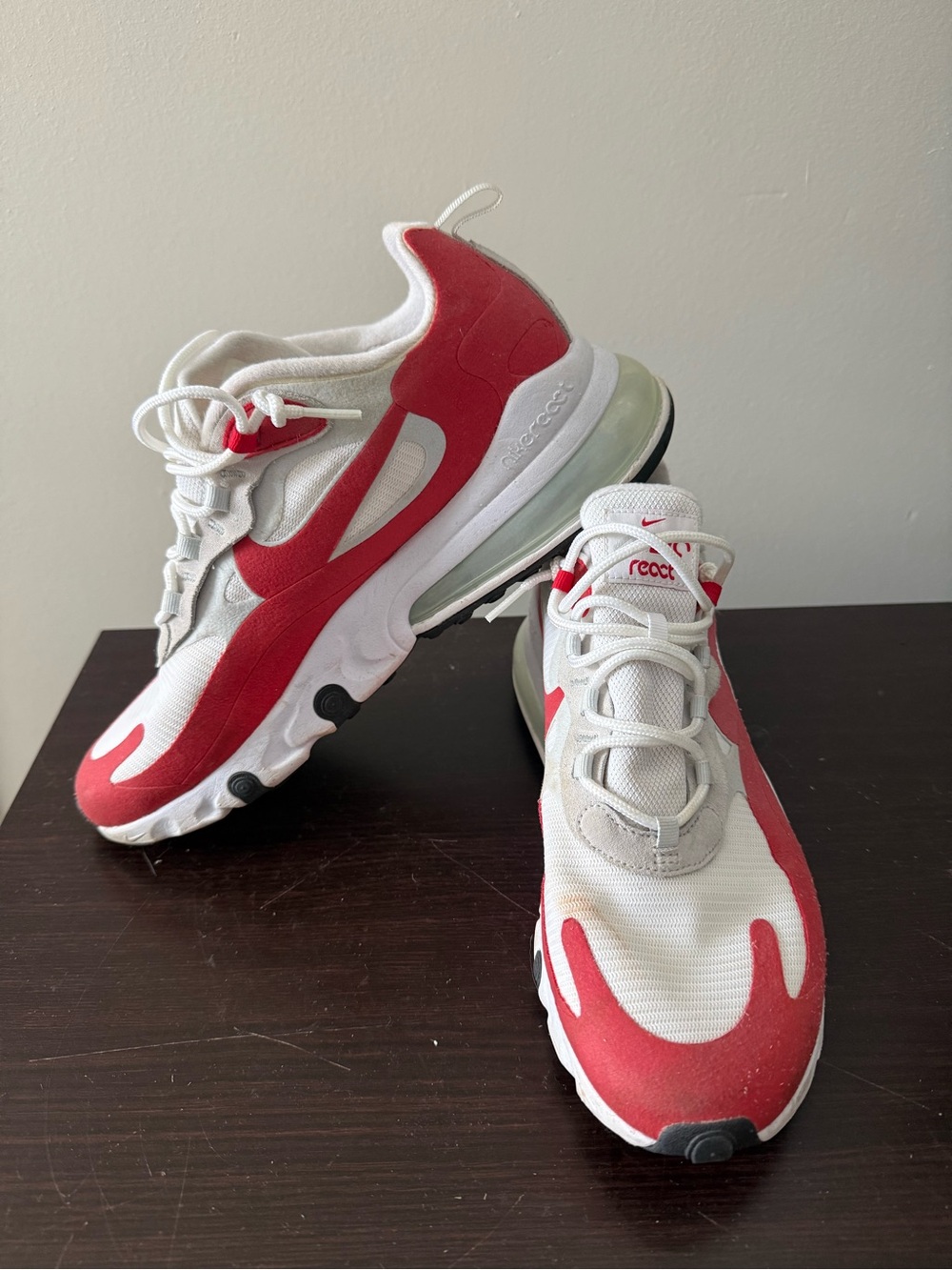 Men’s Nike White & Red Air Max Sneakers